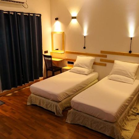 Ayira Maldives Hotel Feridhoo ภายนอก รูปภาพ