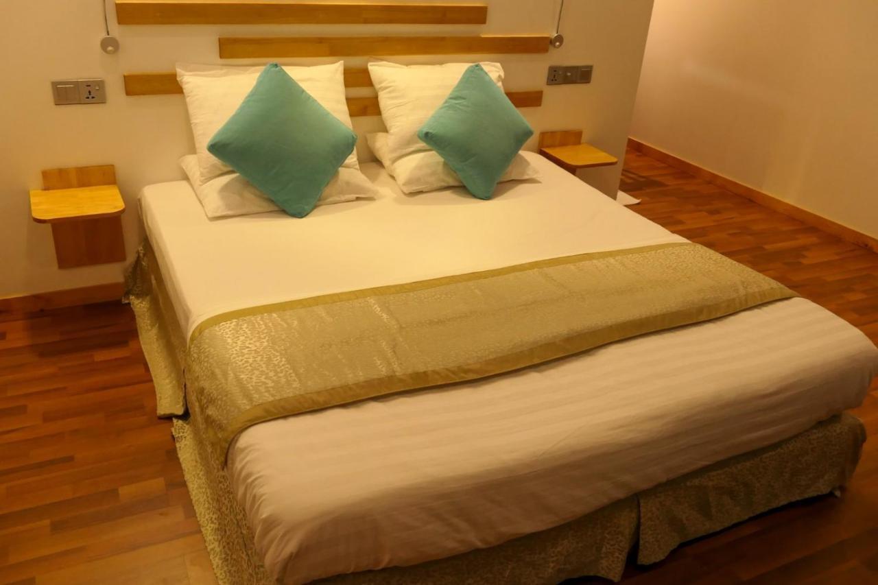 Ayira Maldives Hotel Feridhoo ภายนอก รูปภาพ