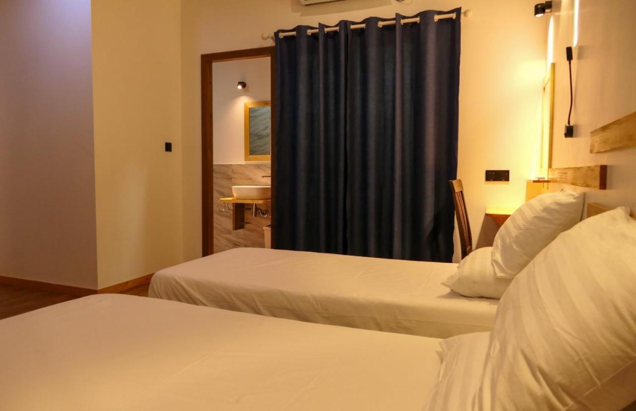 Ayira Maldives Hotel Feridhoo ภายนอก รูปภาพ